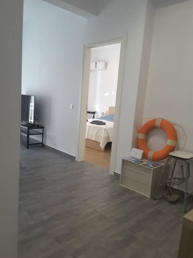 Seaview Apartment In Theheart Of Loutraki מראה חיצוני תמונה